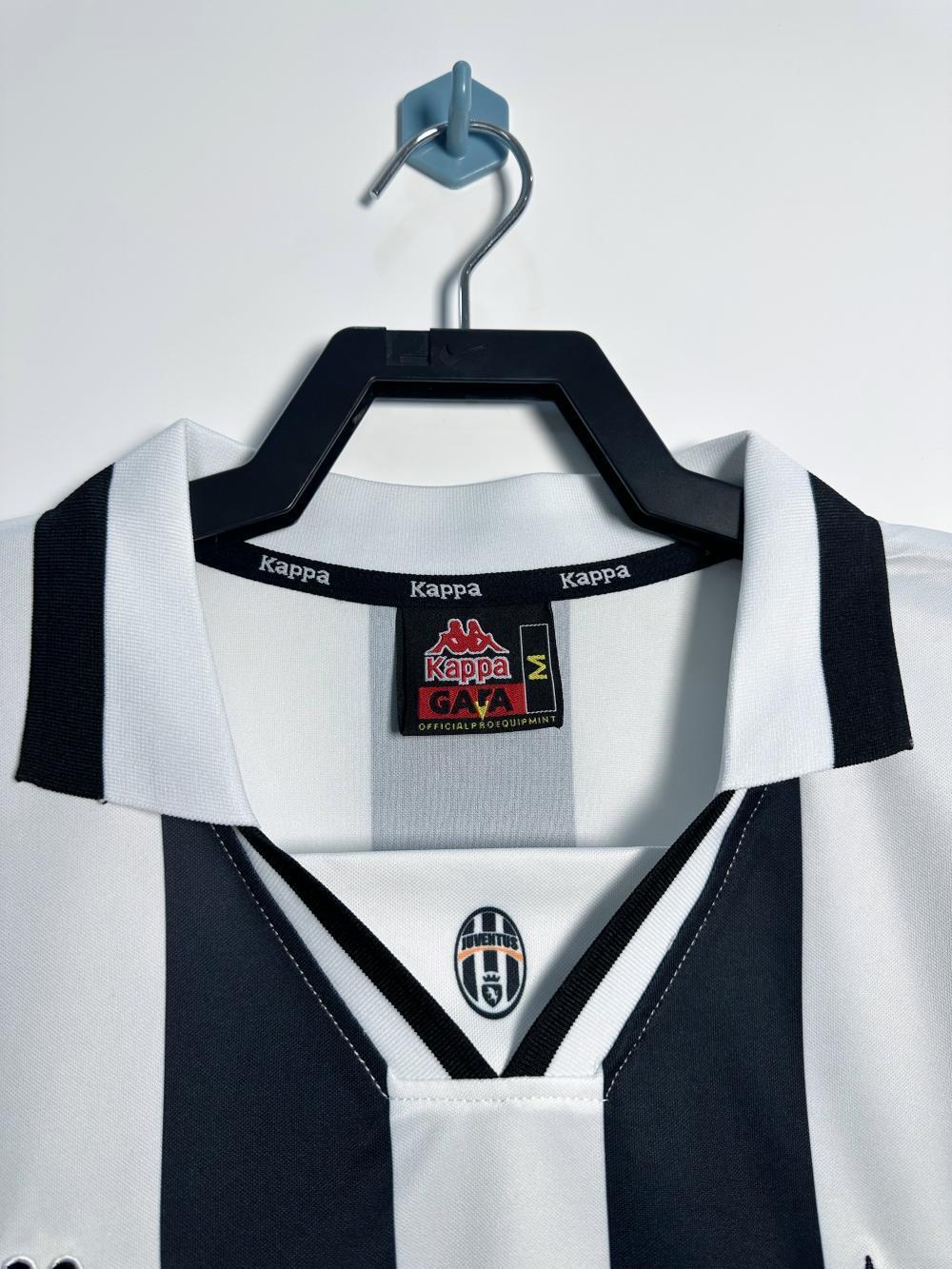 1995-1997 Juventus Home Kit