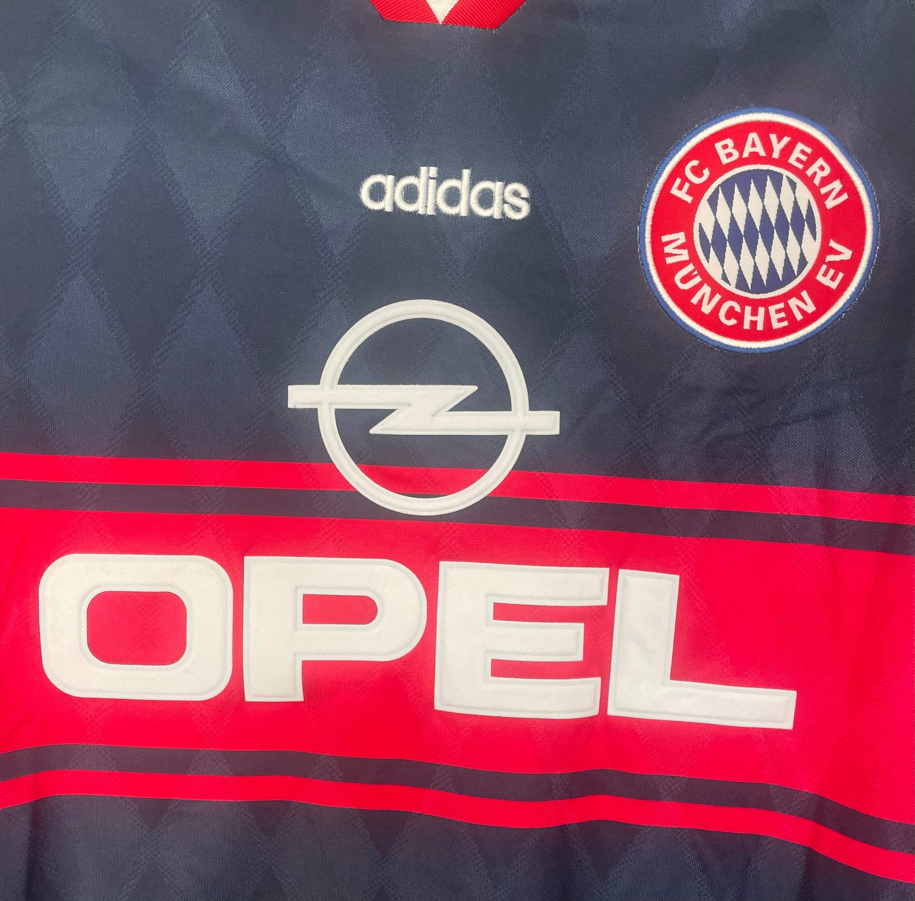 1997-1999 Bayern Munich Away Kit
